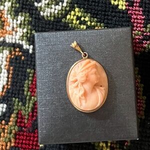Cameo Pendant Vintage